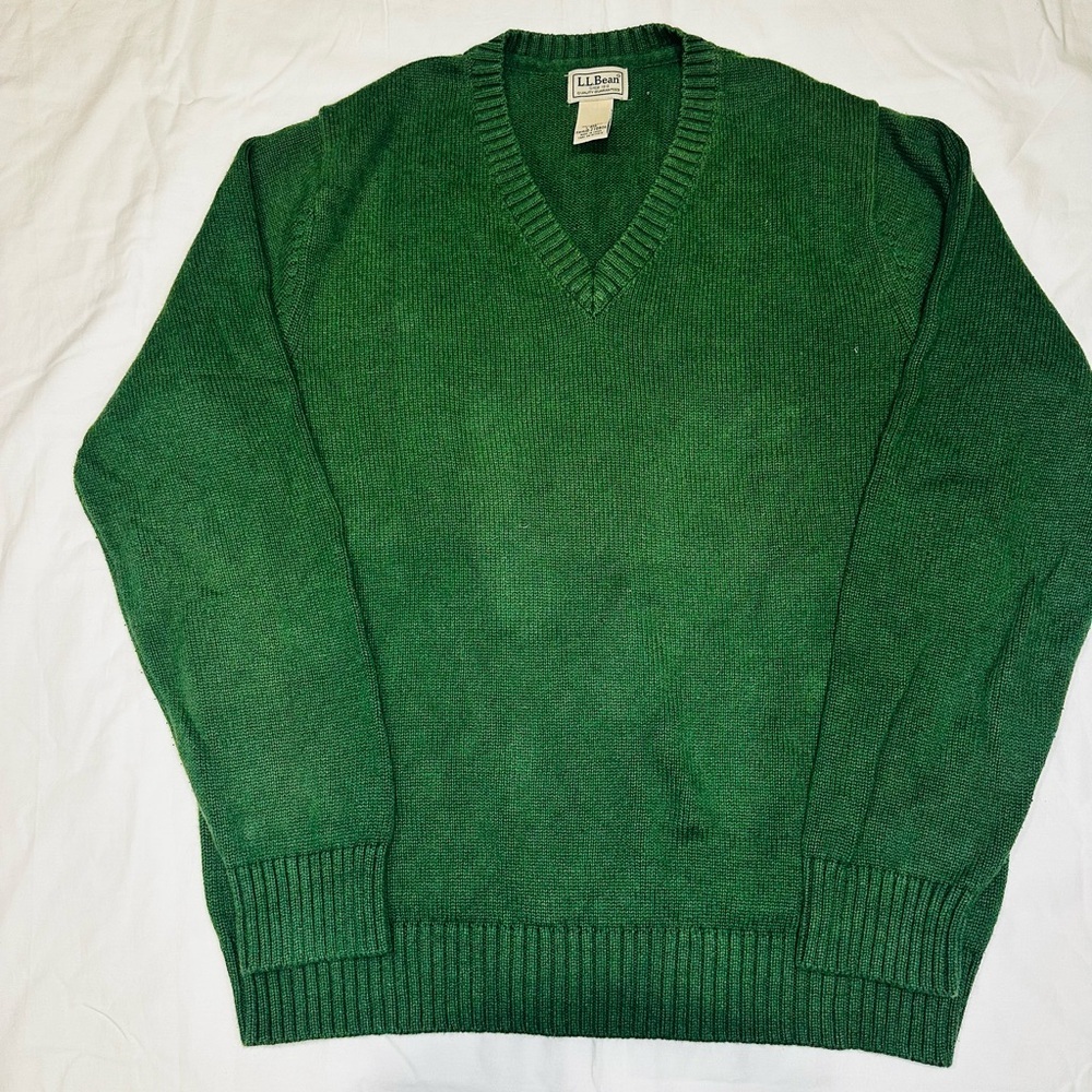 L.L. Bean Men's Forest Green V-Neck Sweater